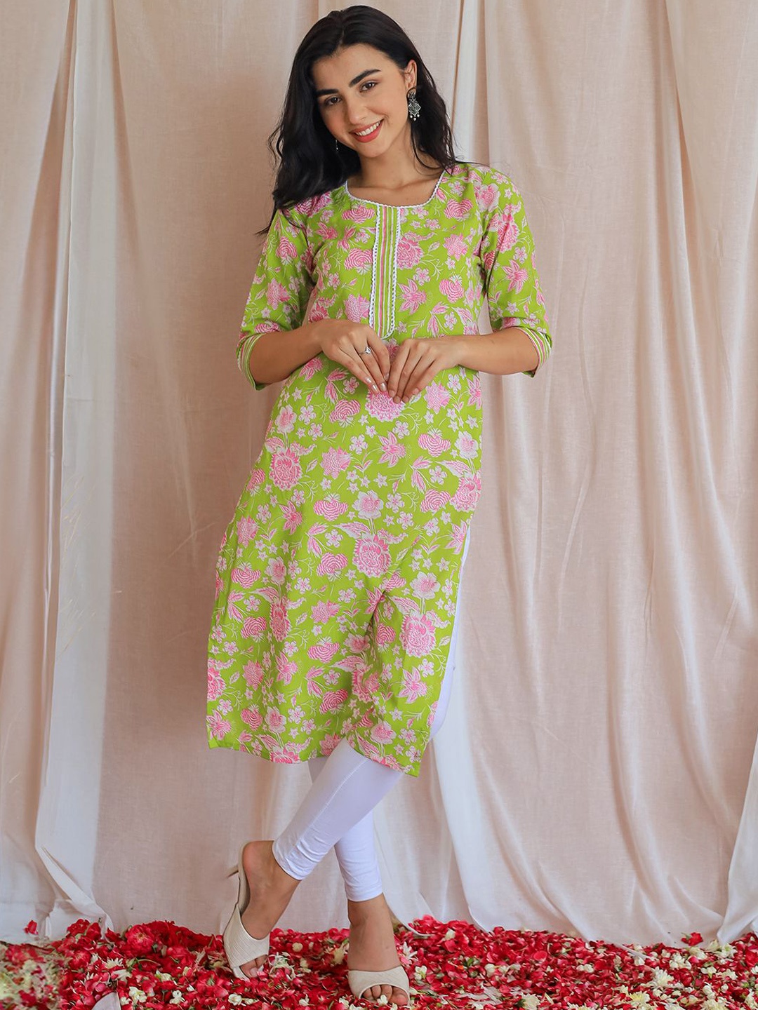 Libas Women Floral Printed Gotta Patti Floral Kurta, Green