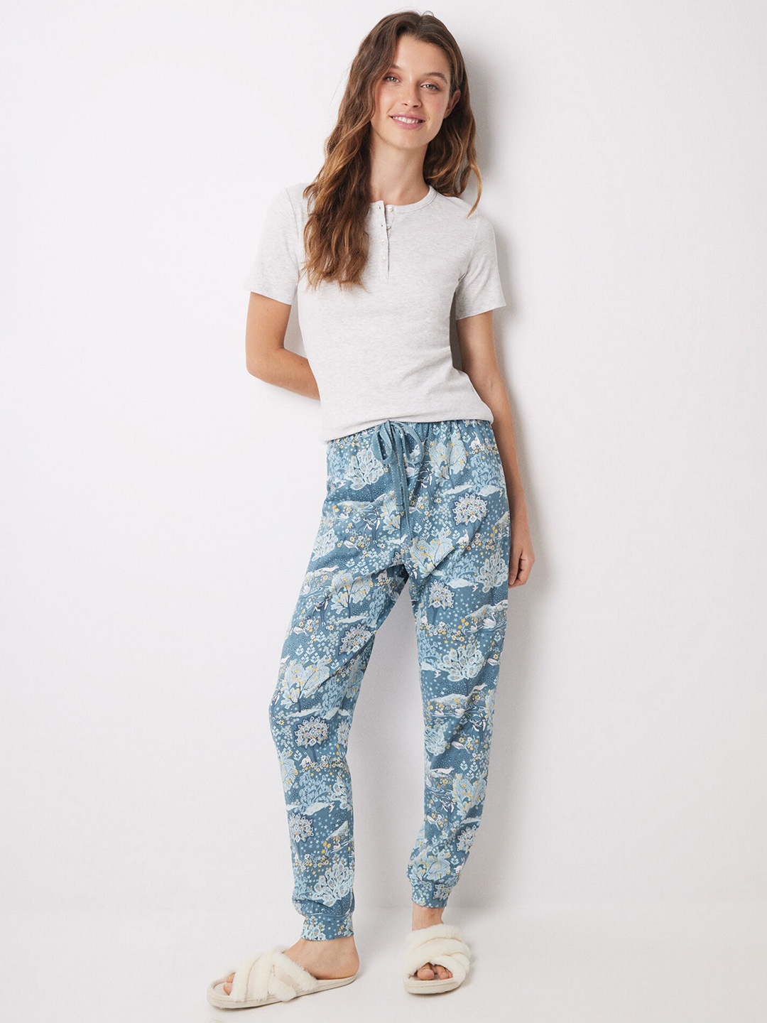 

women'secret Solid T-shirt & Printed Pyjamas Night Suit, Grey