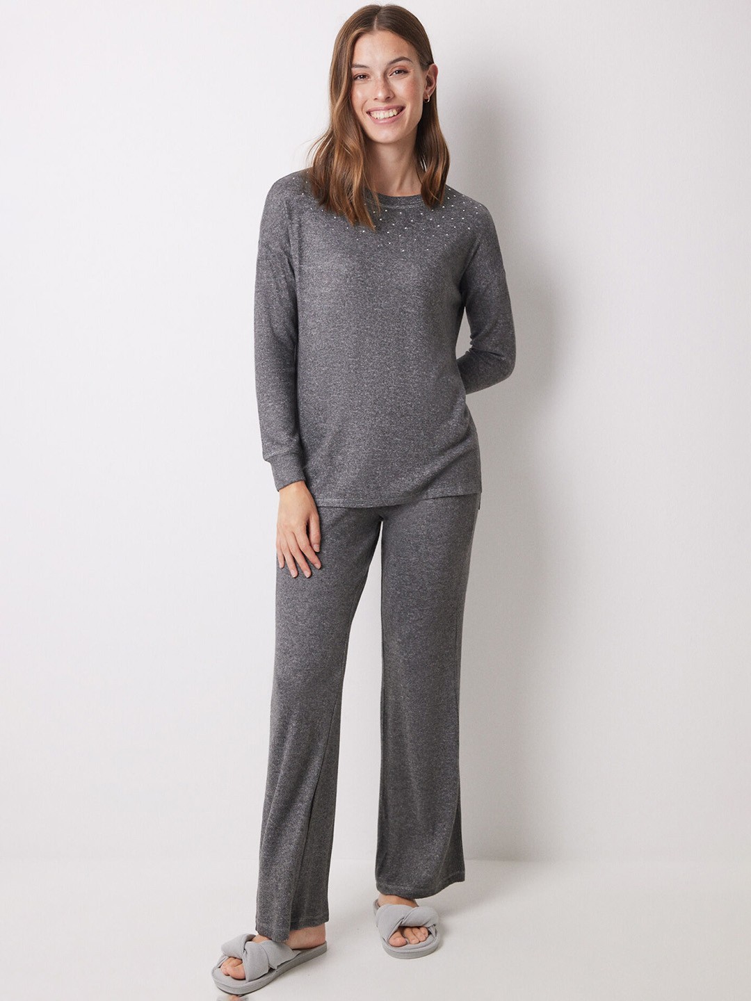 

women'secret Solid T-Shirt & Pyjamas Night suit, Grey