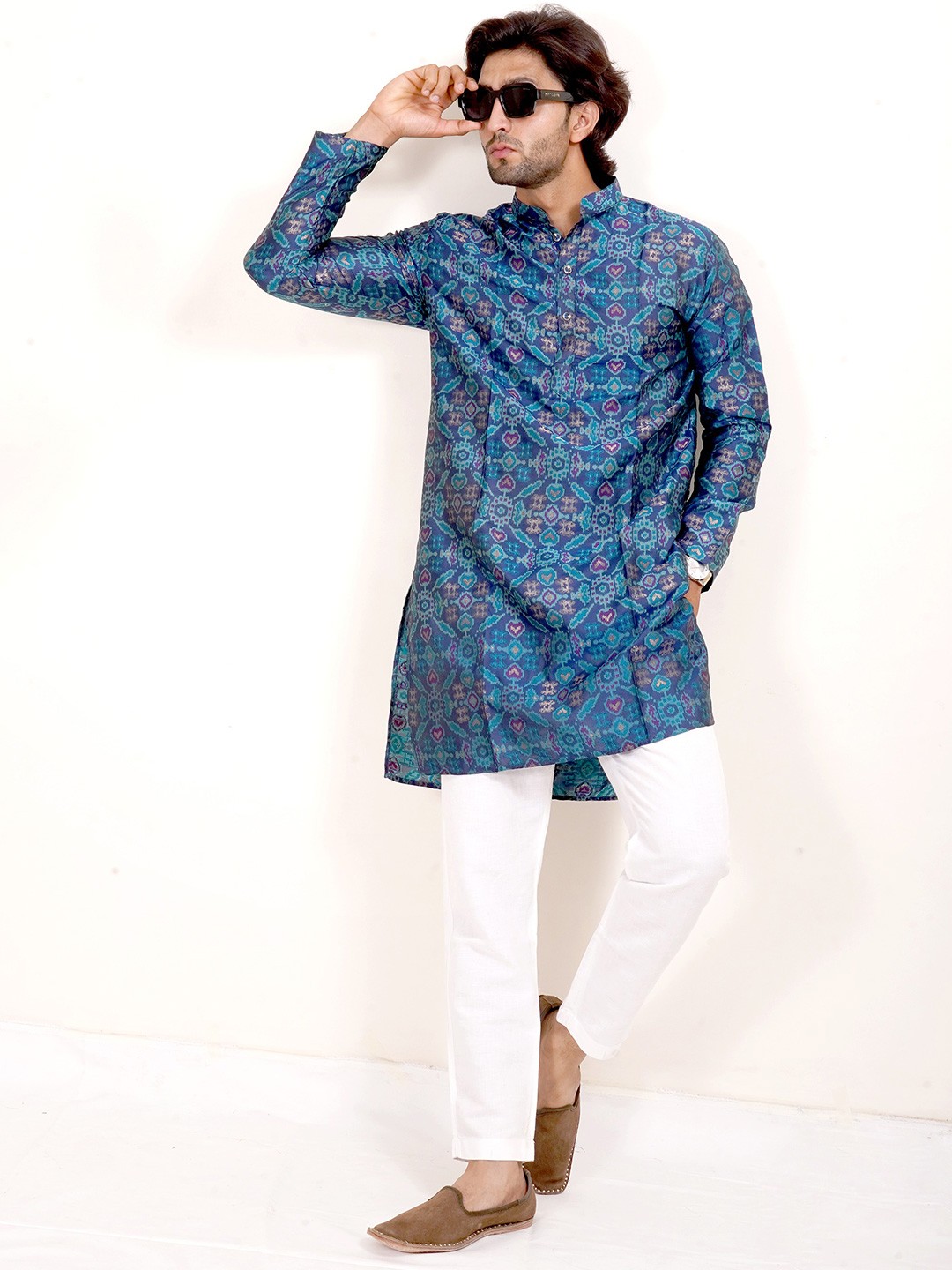 

The Kurta Studio Men Kurtas, Blue