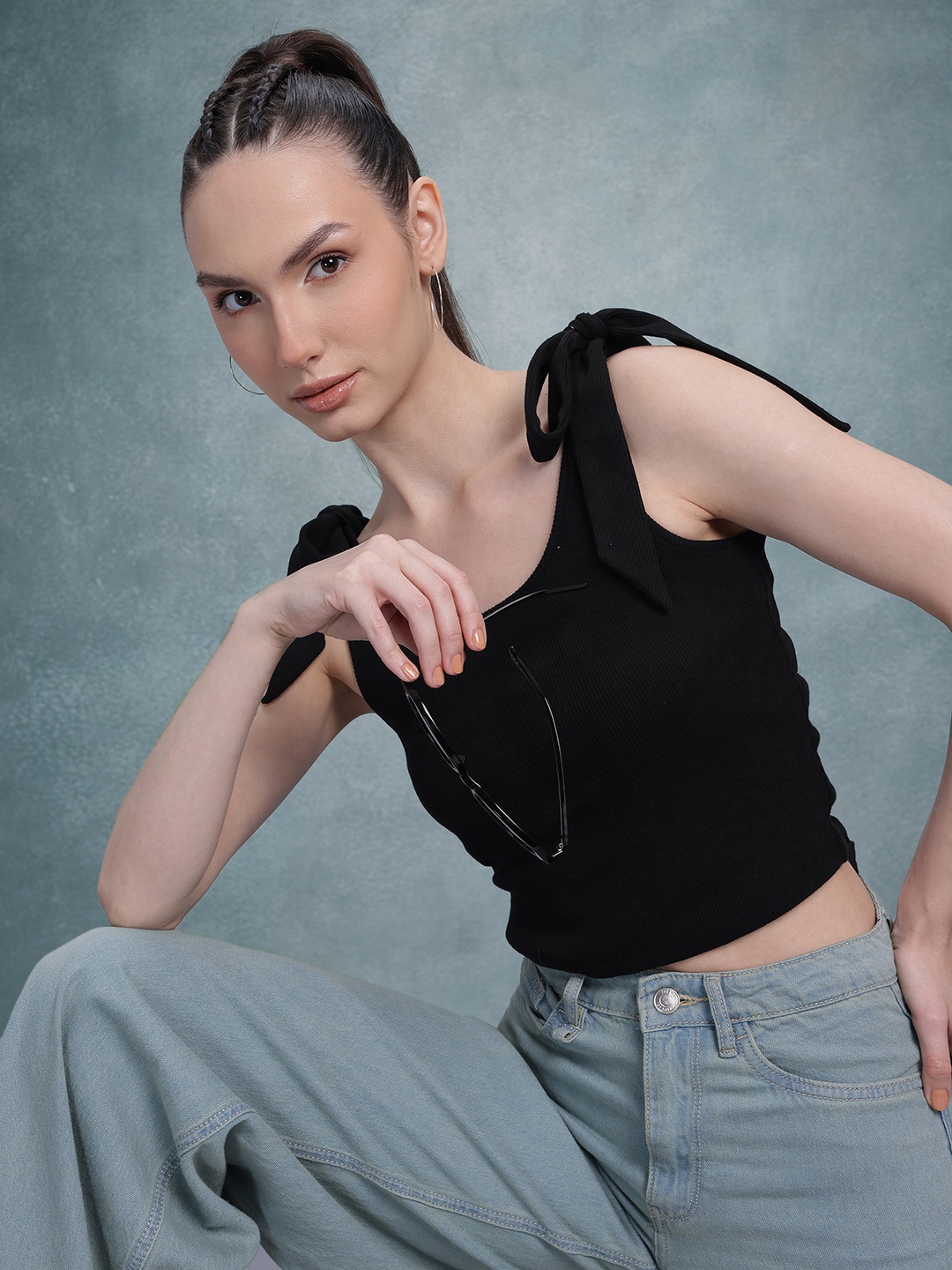 

The Roadster Life Co. Ribbed Tie-Up Sleeves Crop Top, Black