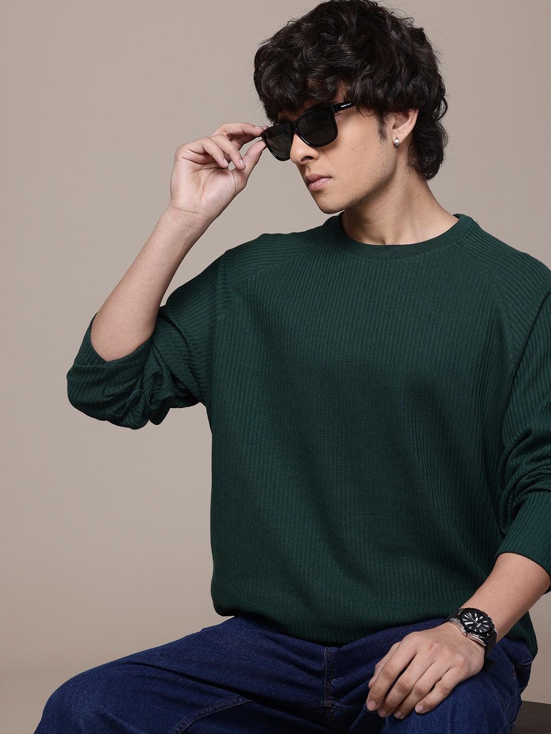 

The Roadster Lifestyle Co. Men Textured Relaxed Fit T-shirt, Green