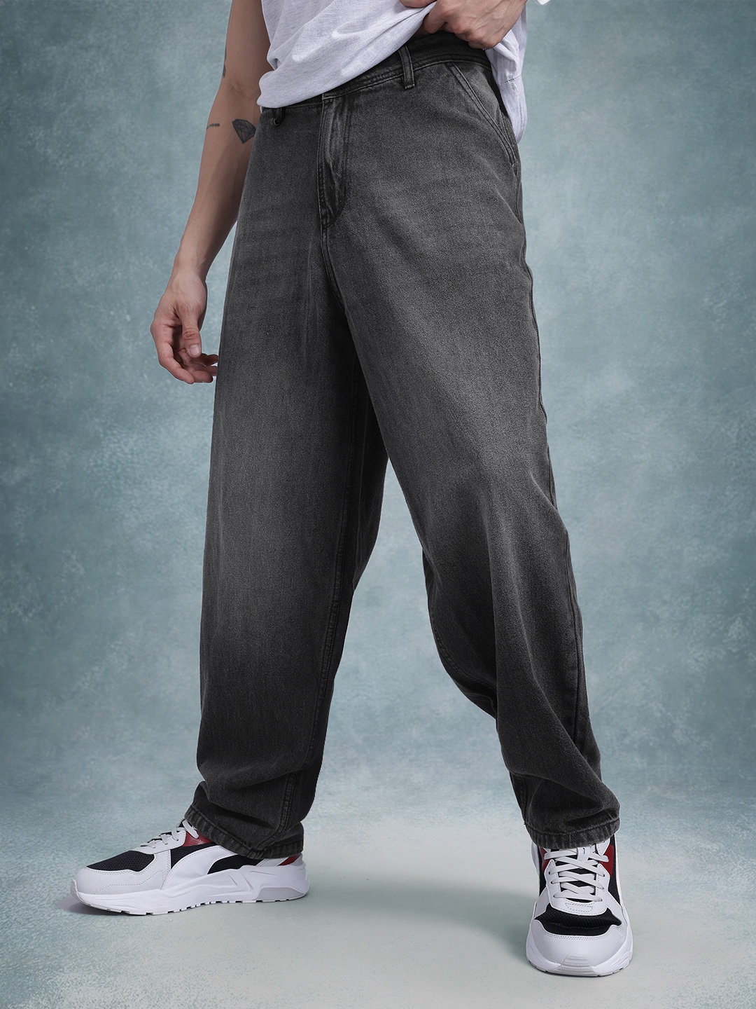 

The Roadster Life Co. Men Skater Fit Pure Cotton Jeans, Charcoal