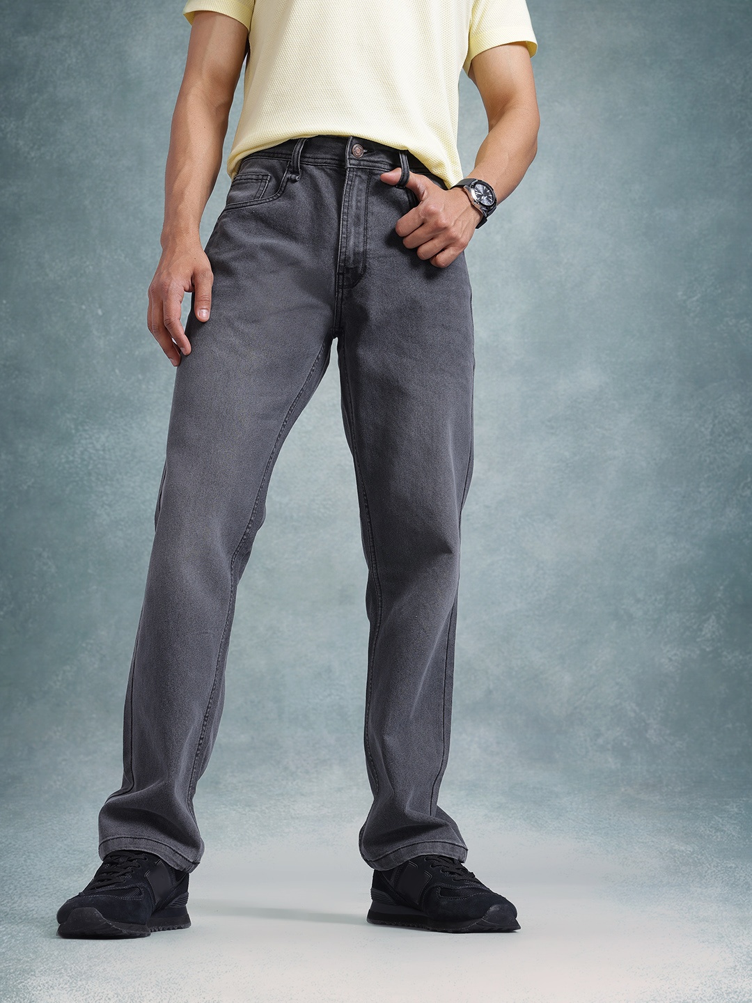 

The Roadster Life Co. Men Faded Regular Fit Jeans, Charcoal