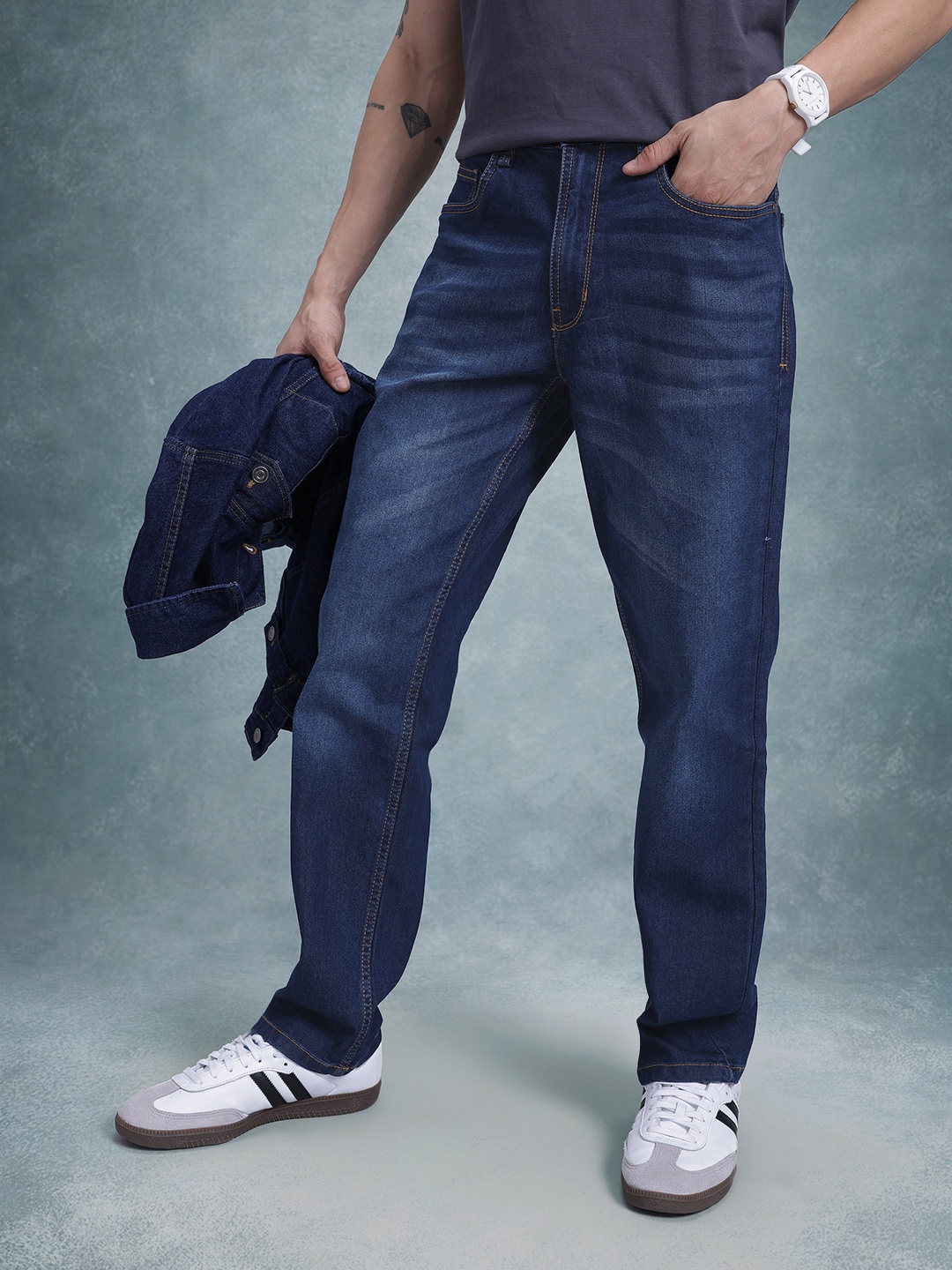 

The Roadster Life Co. Men Light Fade Regular Fit Stretchable Jeans, Navy blue