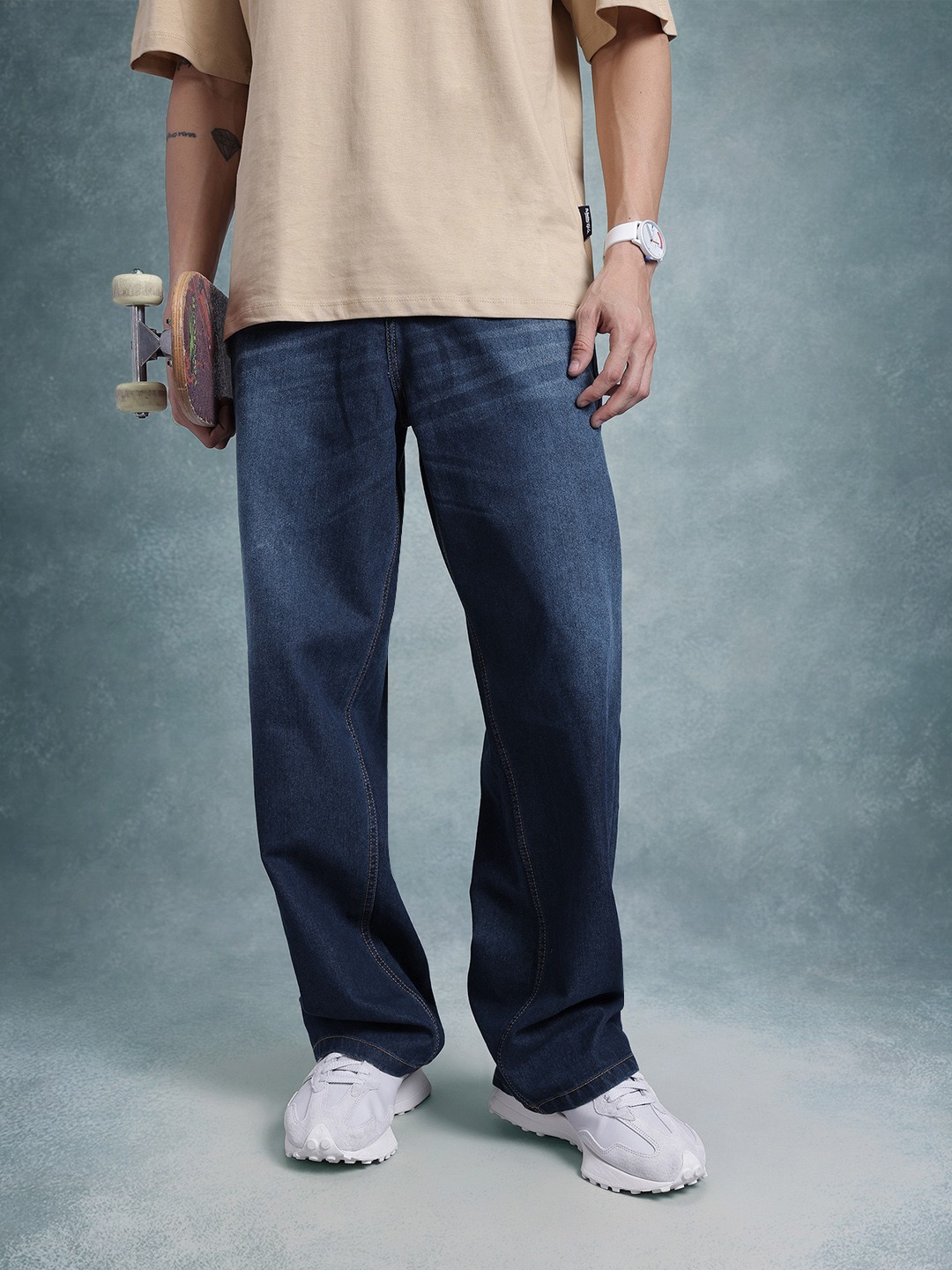 

The Roadster Life Co. Men Baggy Fit Light Fade Jeans, Navy blue