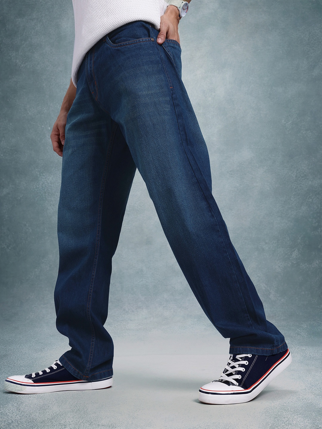 

The Roadster Life Co. Men Light Fade Stretchable Jeans, Navy blue