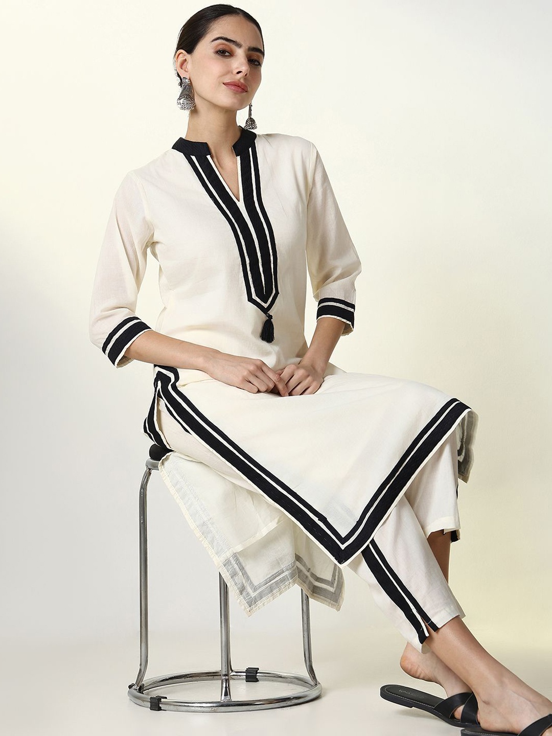 

SHOWOFF Women Regular Kurta with Trousers, Off white