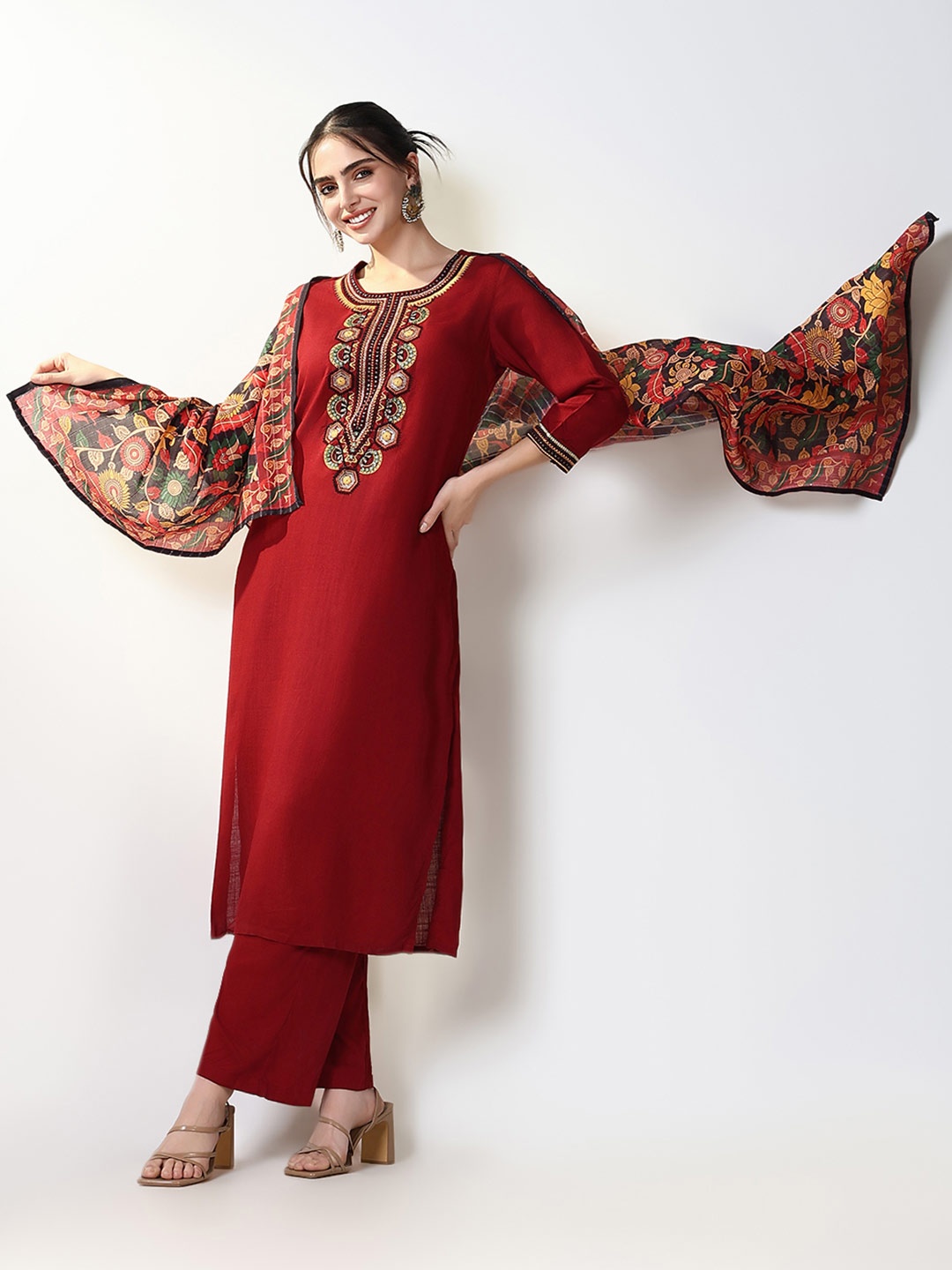 

SHOWOFF Women Ethnic Motifs Yoke Design Regular Thread Work Kurta with Trousers & With Dupatta, Maroon