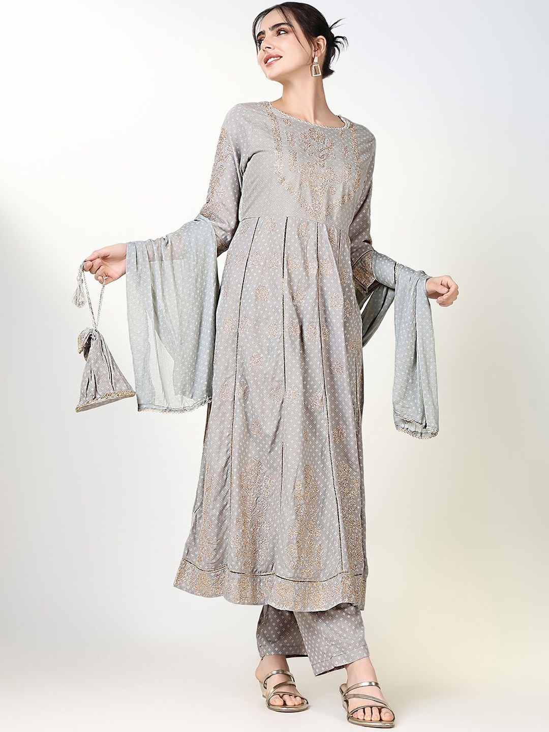 

SHOWOFF Women Floral Printed Panelled Thread Work Kurta with Trousers & With Dupatta, Grey