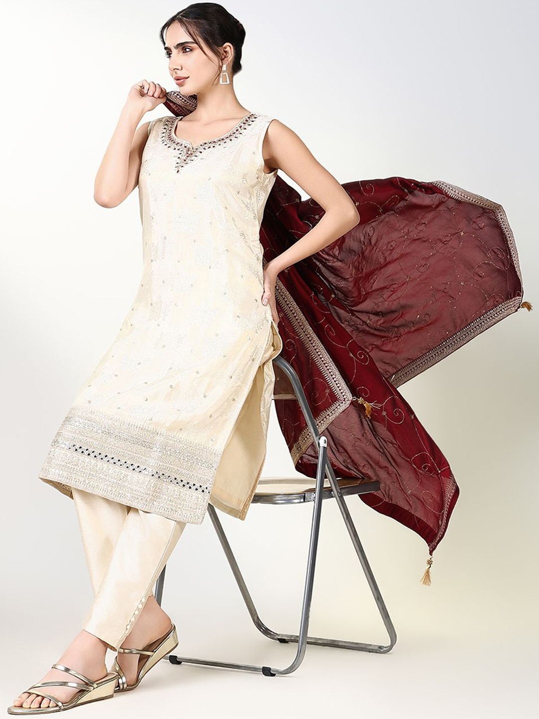 

SHOWOFF Women Floral Embroidered Regular Beads and Stones Kurta with Trousers & With Dupatta, Cream