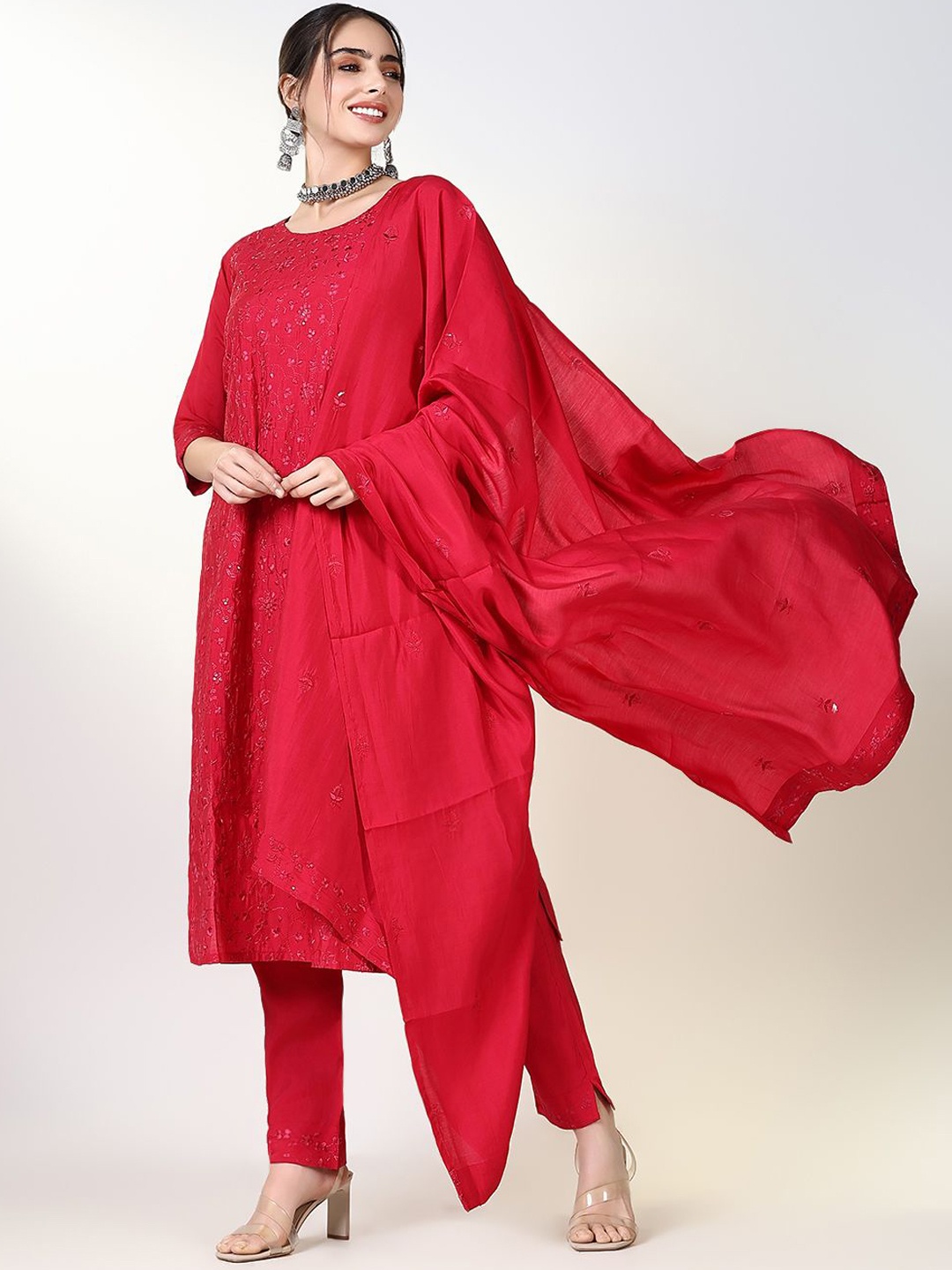 

SHOWOFF Women Floral Embroidered Regular Thread Work Kurta with Trousers & With Dupatta, Pink