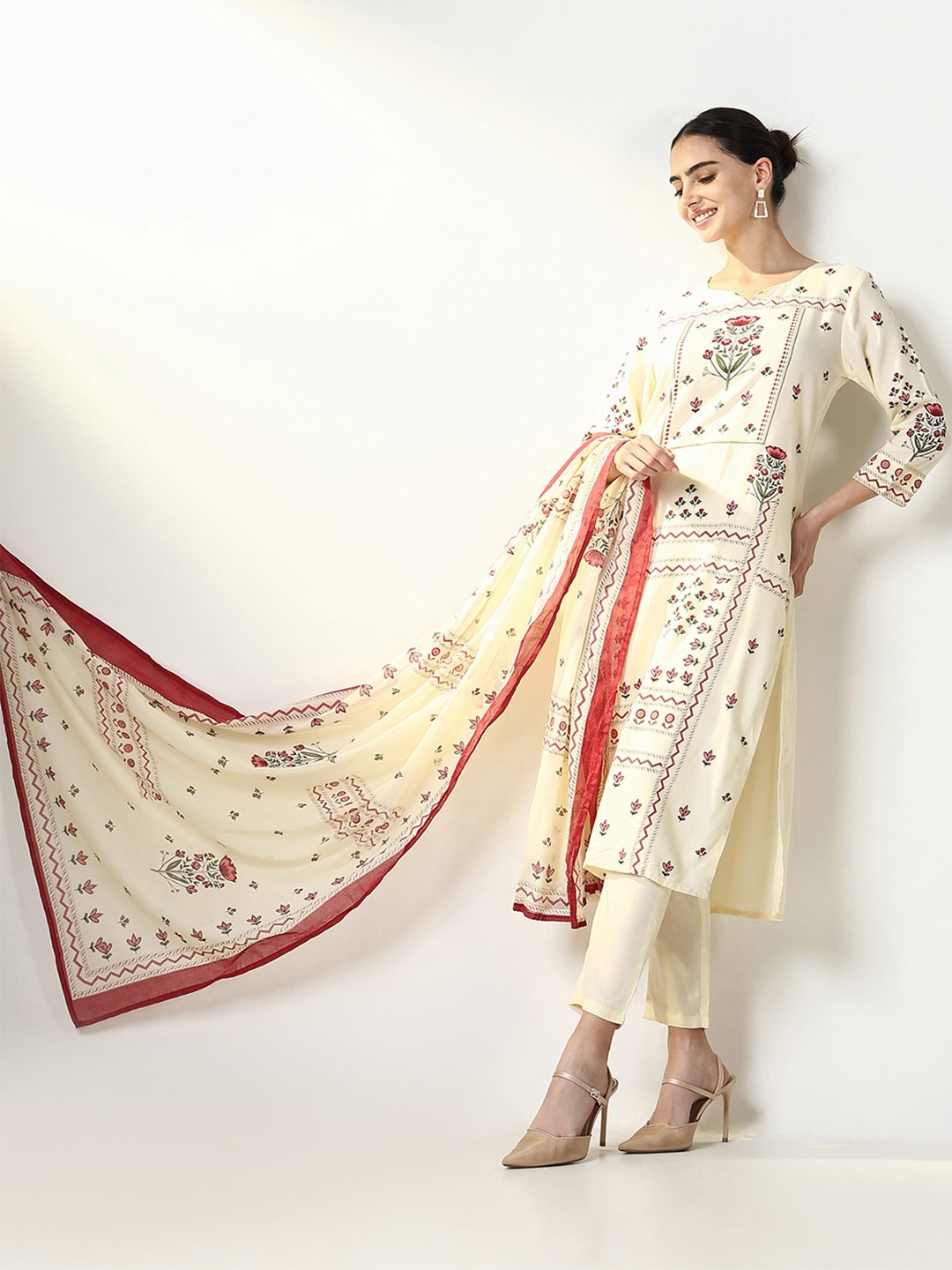 

SHOWOFF Women Floral Printed Regular Kurta with Trousers & With Dupatta, Cream