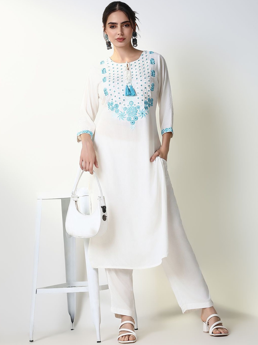 

SHOWOFF Women Floral Embroidered Regular Thread Work Kurta with Trousers, White