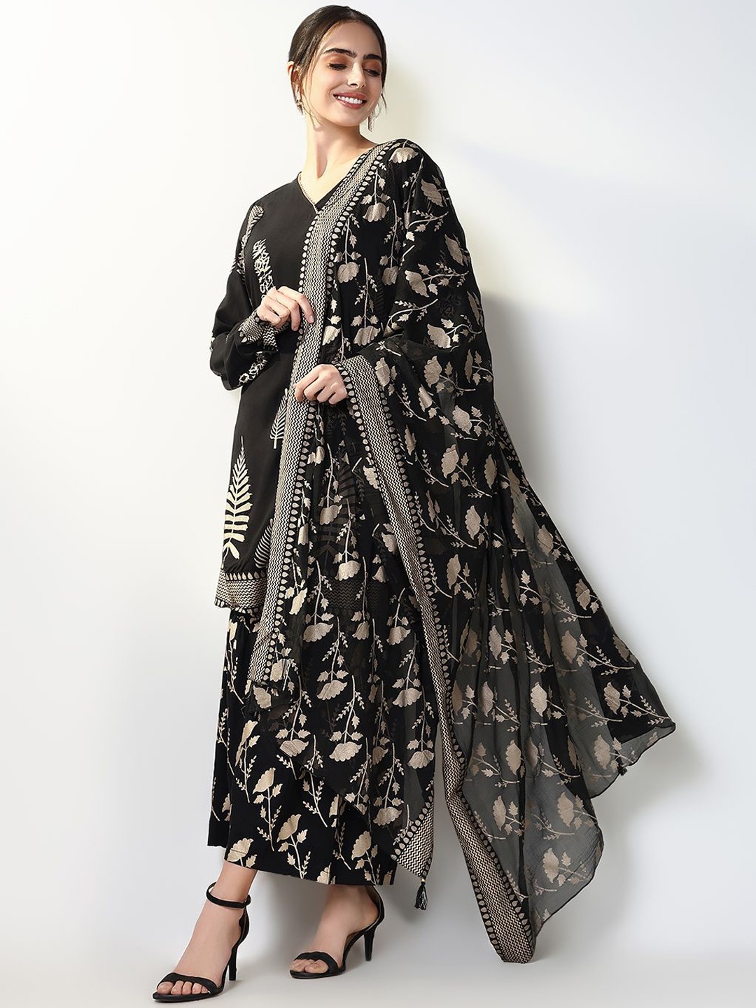 

SHOWOFF Women Ethnic Motifs Printed Angrakha Gotta Patti Kurti with Sharara & With Dupatta, Black