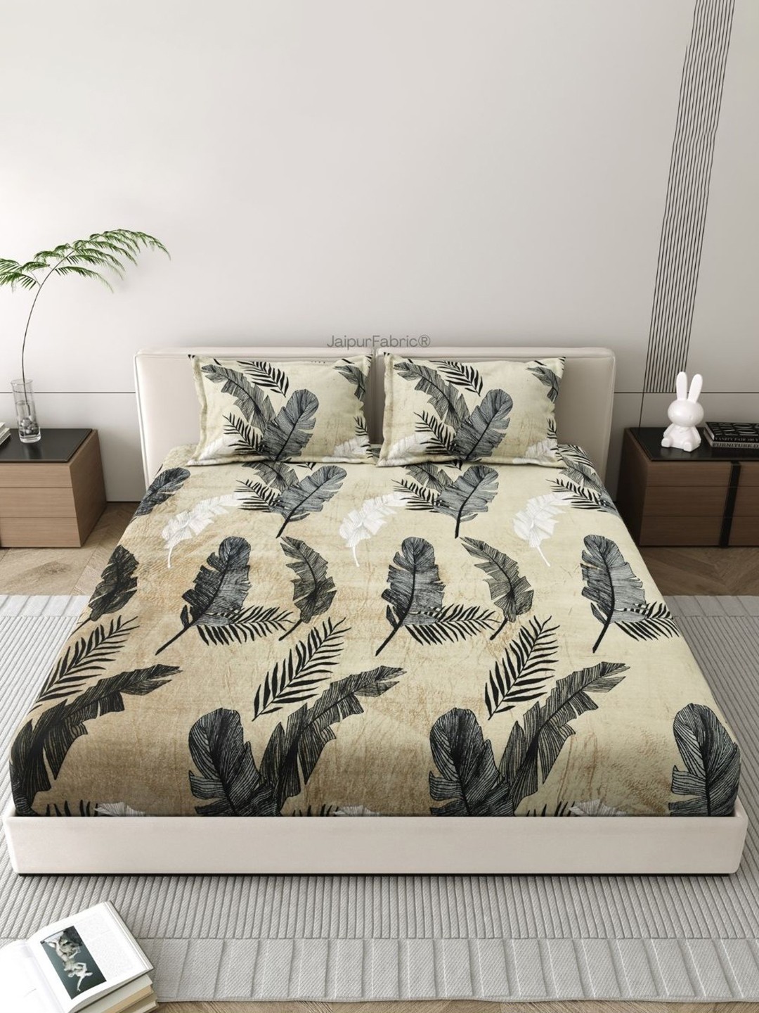 

JAIPUR FABRIC Brown & Black Floral 300 TC King Bedsheet with 2 Pillow Covers