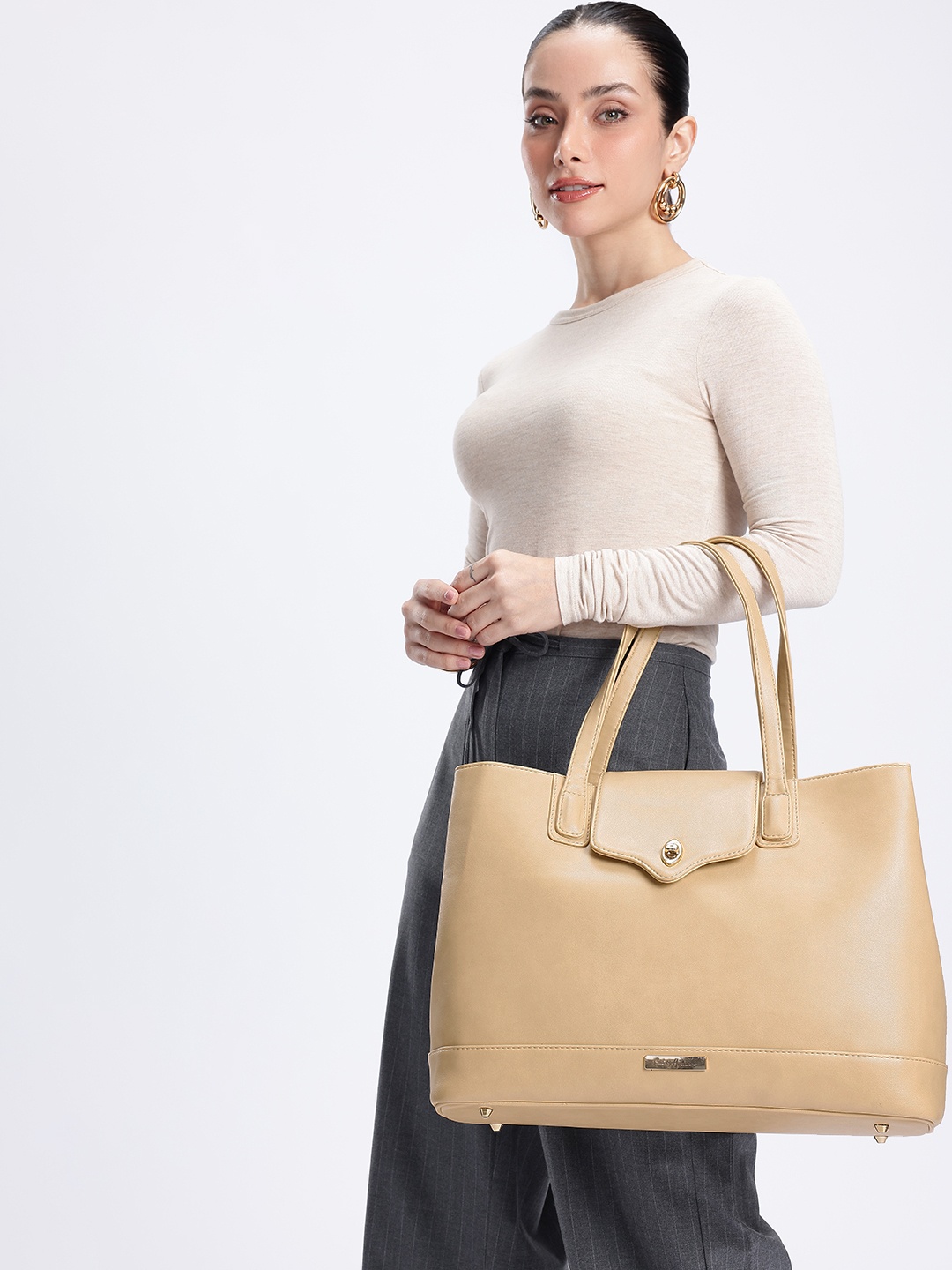 

Mast & Harbour Structured Shoulder Bag, Beige