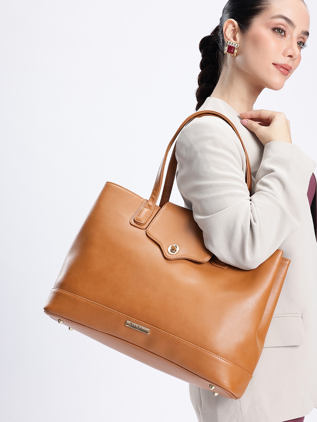 

Mast & Harbour Structured Shoulder Bag, Tan