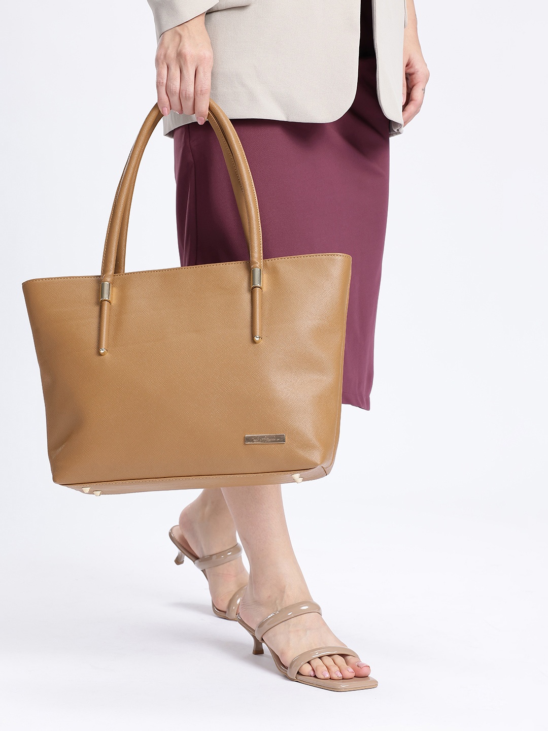 

Mast & Harbour Structured Shoulder Bag, Camel brown