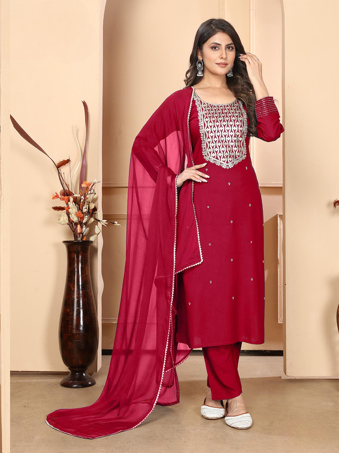 

Rujave Women Paisley Yoke Design Empire Kurta with Trousers & With Dupatta, Maroon
