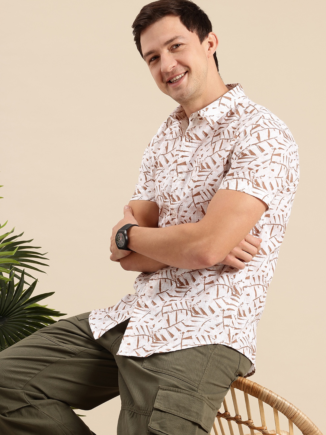 

Mast & Harbour Men Standard Printed Pure Cotton Casual Shirt, White