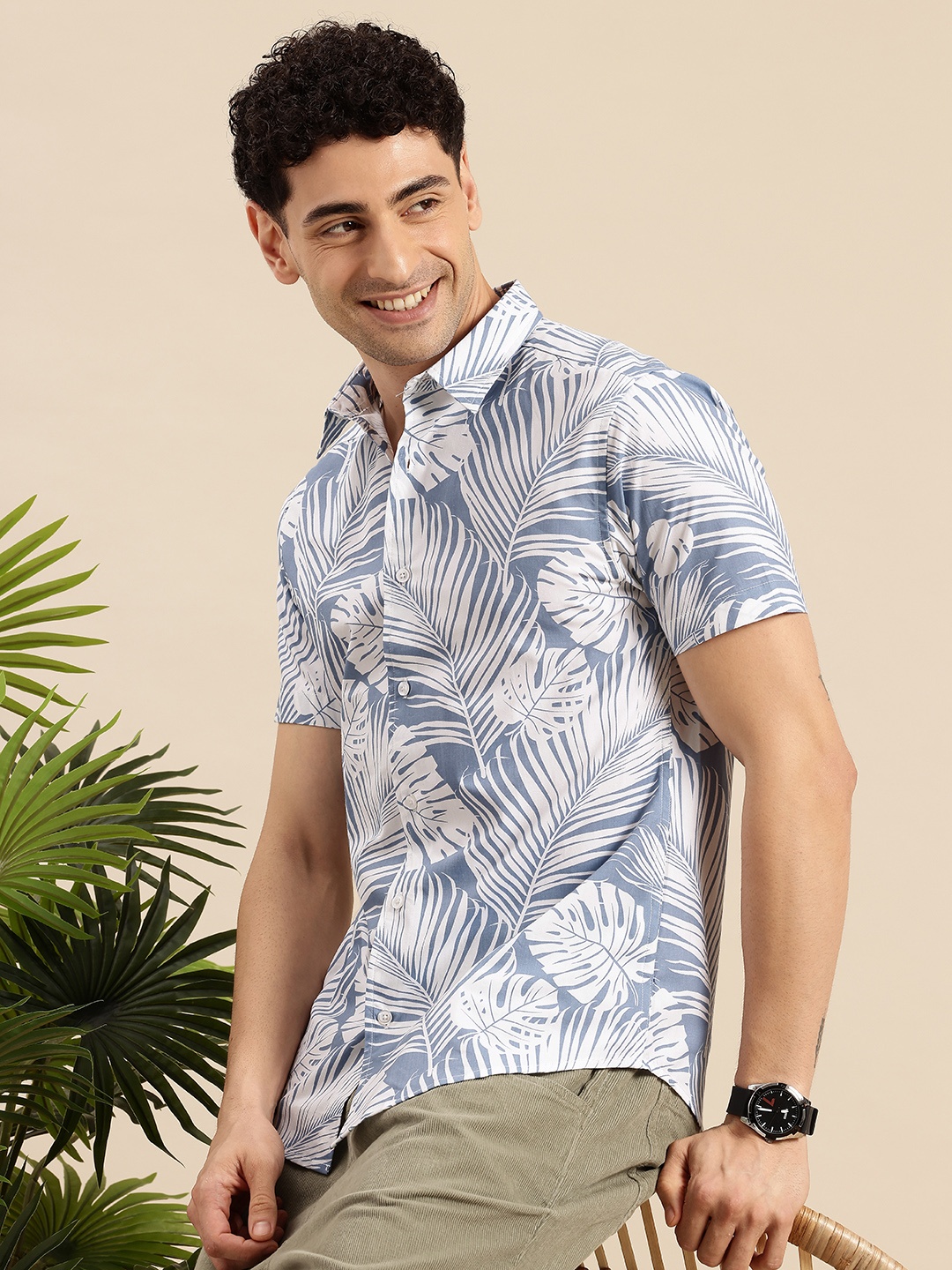 

Mast & Harbour Men Standard Tropical Printed Pure Cotton Casual Shirt, White