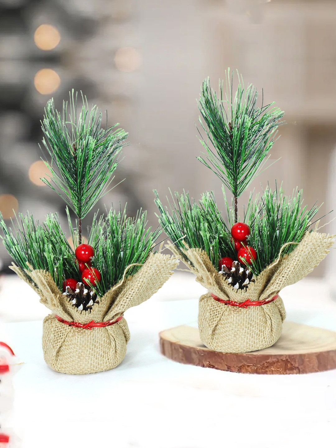 

TIED RIBBONS 2Pcs Red & Green Textured Mini Christmas Tree Decor