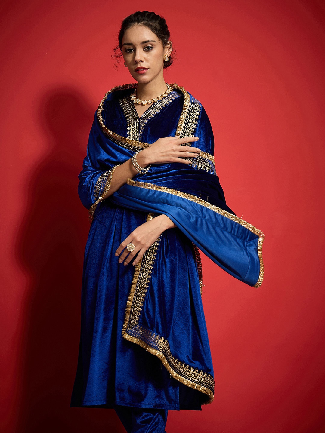 

Shae by SASSAFRAS Embroidered Velvet Dupatta with Thread Work, Blue