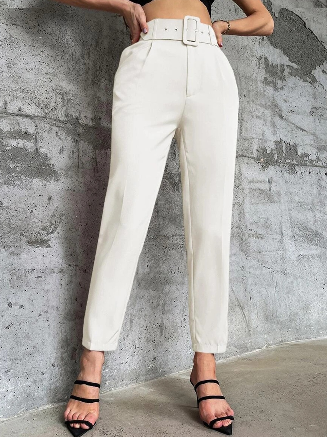 

Stylecast X Slyck Solid Pattern Belted Trouser, White