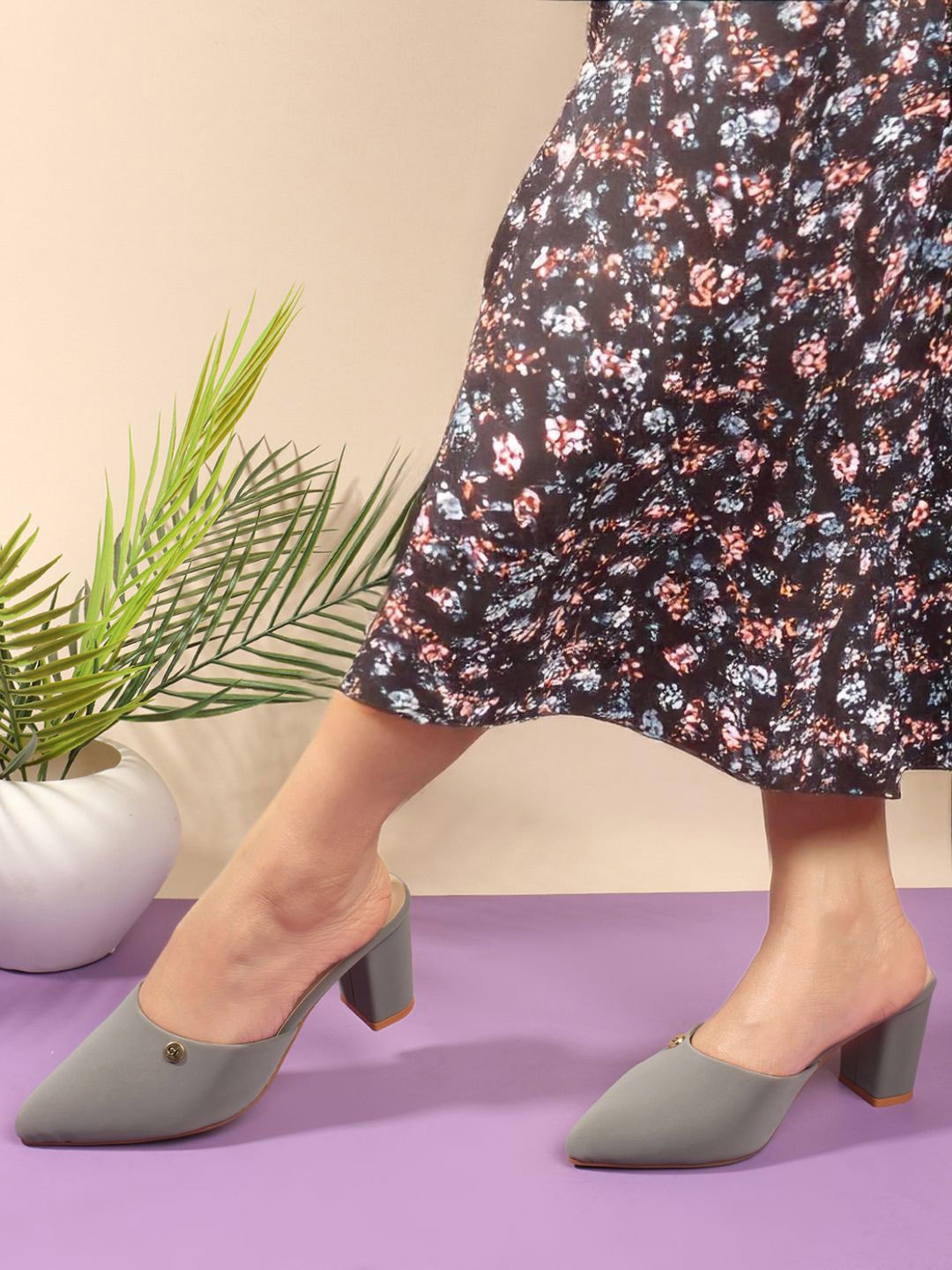 

Carlton London Party Block Mules, Grey