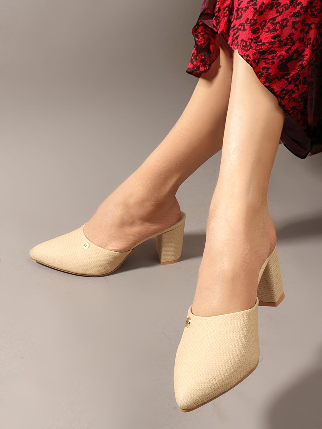 

Carlton London Party Block Mules, Beige