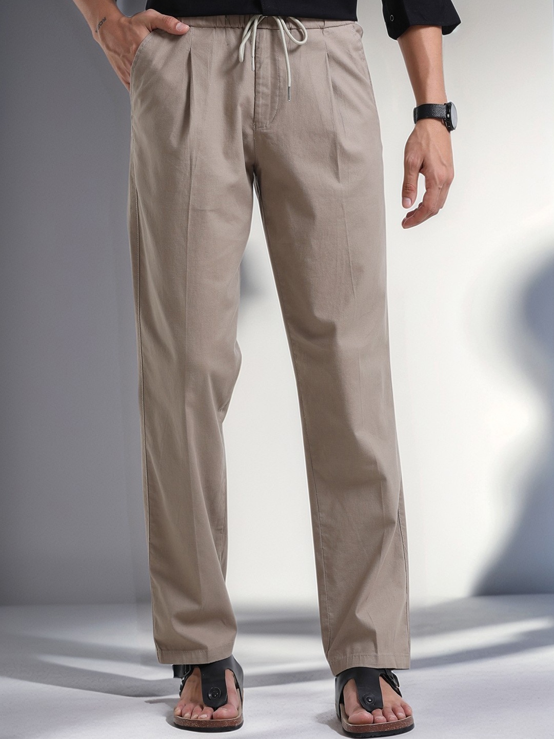 

NEVER NEUD Men Relaxed Straight Fit Lazy Linen Pleated Trousers, Khaki