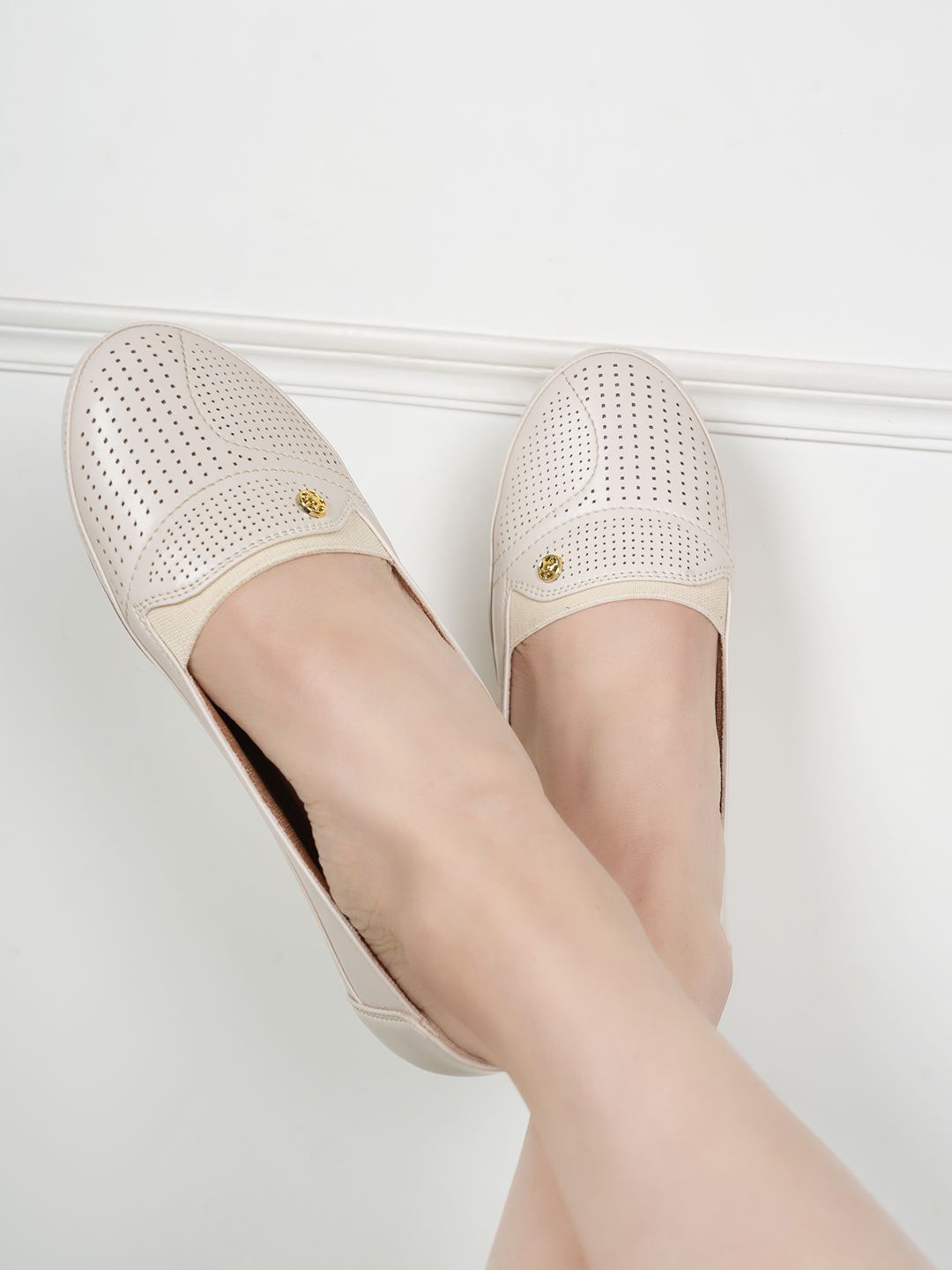 

Mast & Harbour Women Ballerinas Flats, Cream