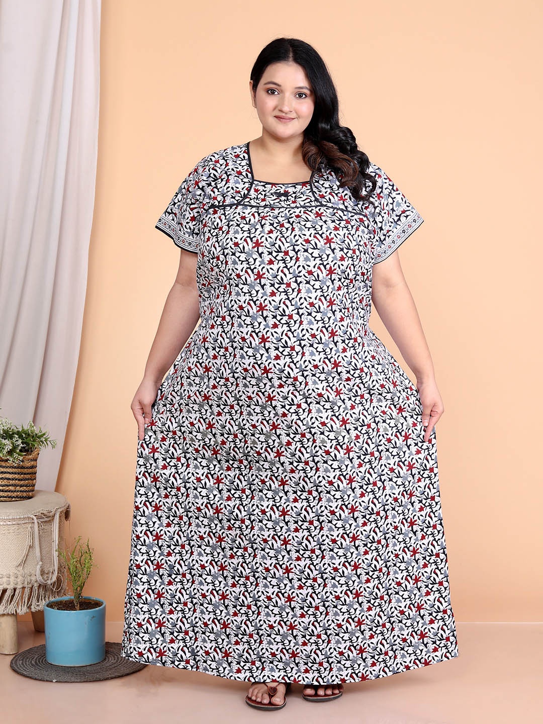

JAIPZZ APPARELS Printed Maxi Nightdress, Black