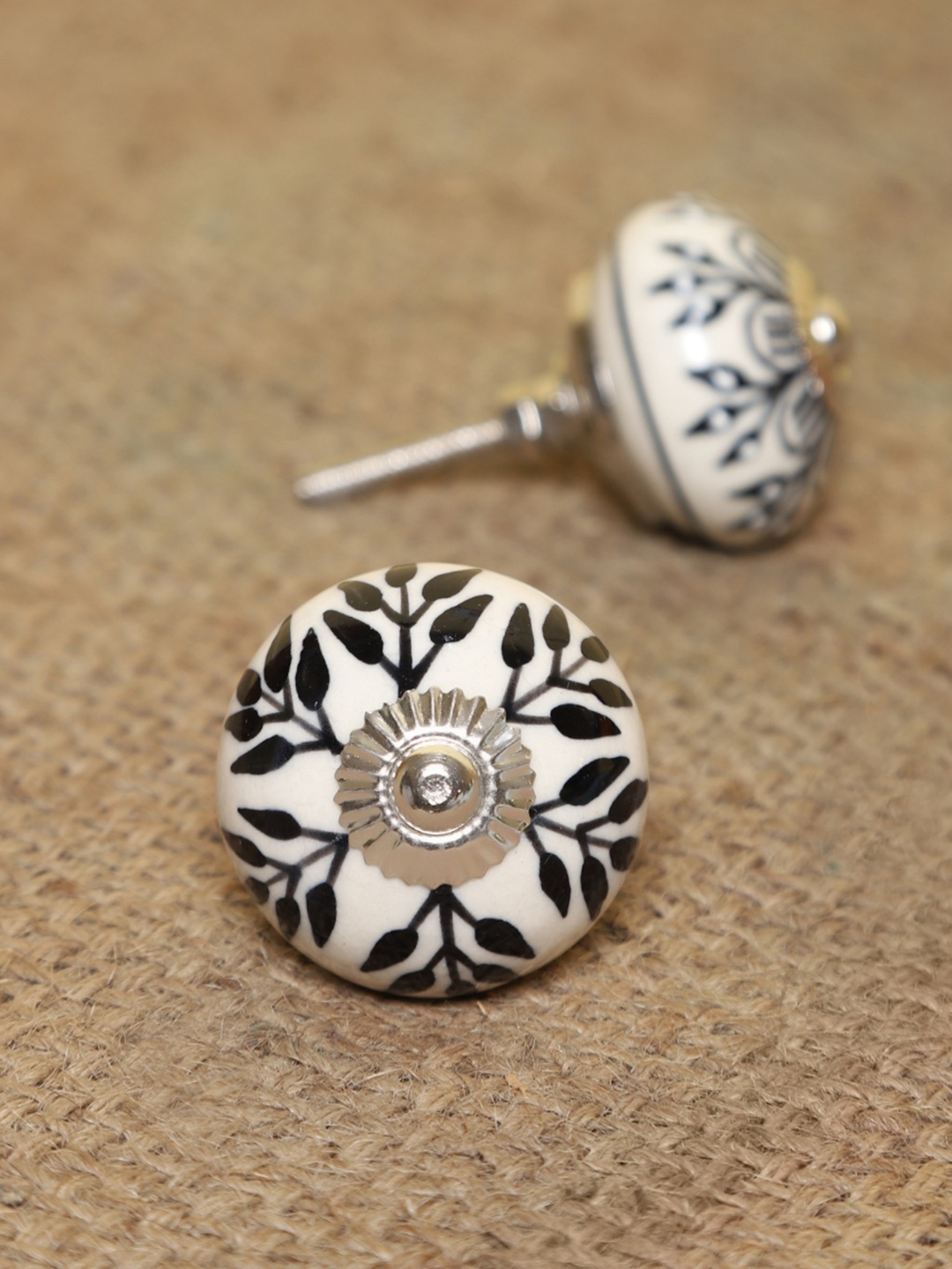 

MODEFE Black & White 6 Pieces Printed Ceramic Knobs