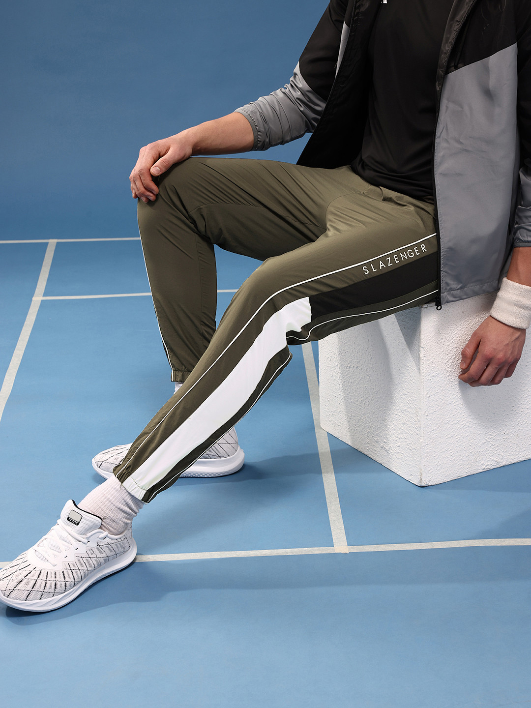 

Slazenger Men Brand Logo Printed Sports Joggers, Olive