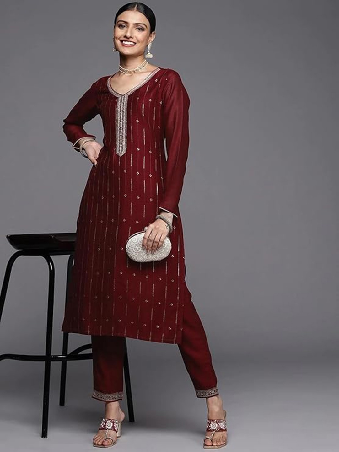 

RARE THREAD Women Geometric Embroidered Thread Work Kurta, Maroon