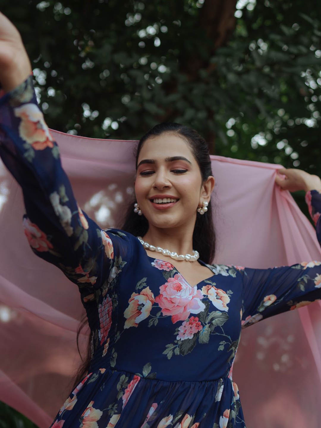 

anayna Women Floral Printed Panelled Kurta with Trousers & With Dupatta, Navy blue