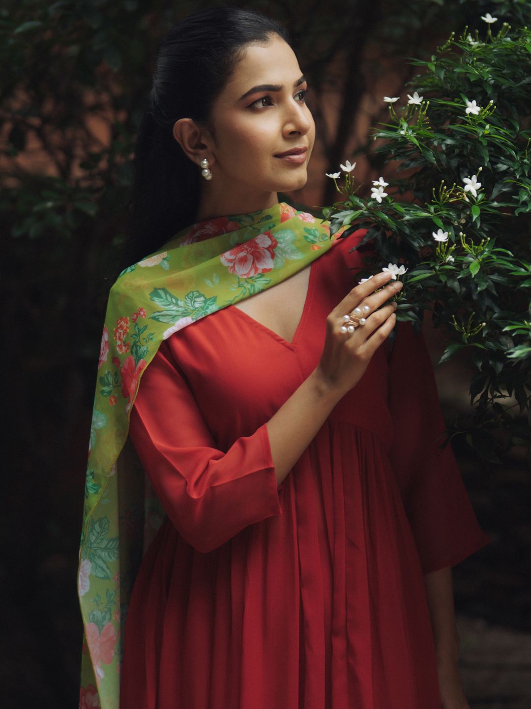 

anayna Women Panelled Kurta with Trousers & With Dupatta, Red