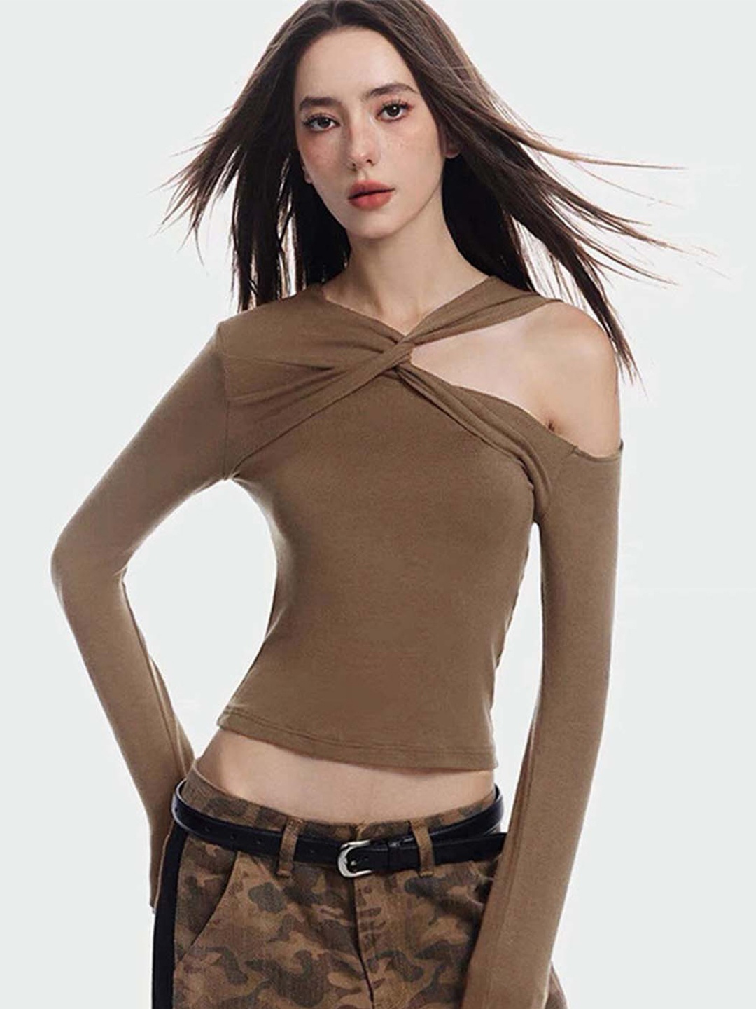 

DressBerry Regular Fitted Top, Coffee brown