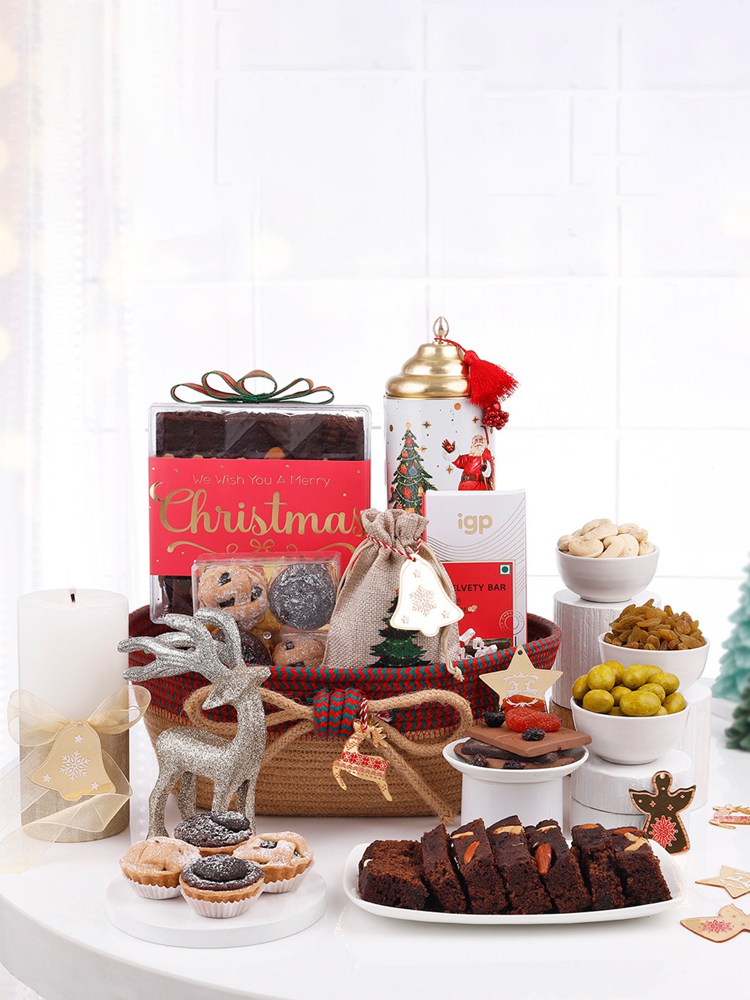 

IGP Set Of 10 Christmas Celebrations Gift Set, Red