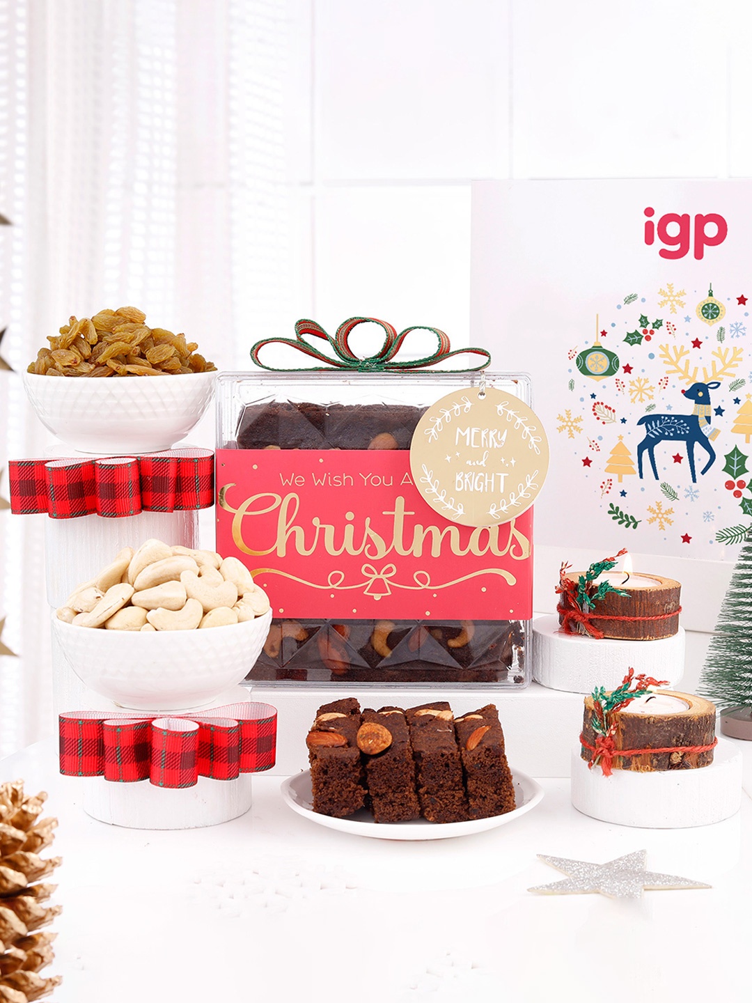 

IGP Unisex Christmas Cheer 5 Pieces Assorted Gift Hamper, Red