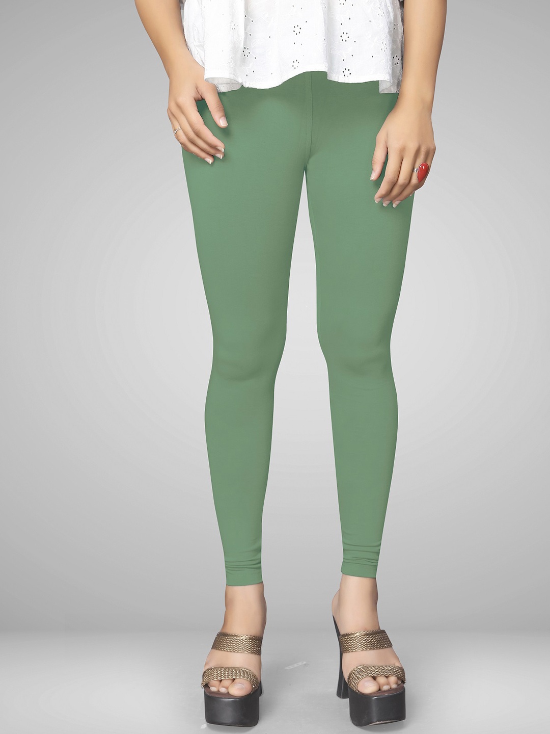 

MANTICORE Women Mid-Rise Ankle-Length Slip-On Leggings, Green