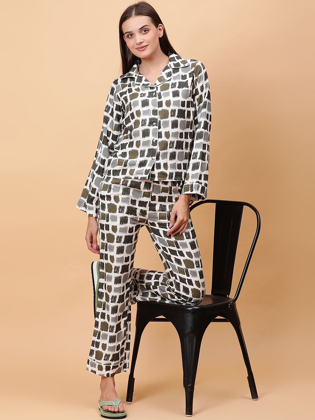 

Unifringe Women Geometric Printed Night suit, Olive