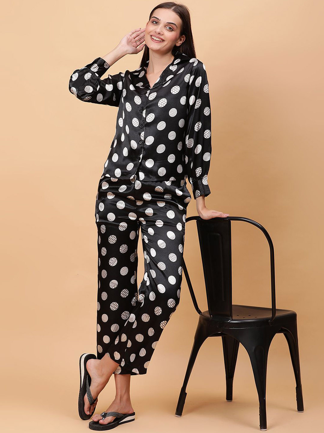 

Unifringe Women Satin Polka Dots Printed Lapel Collar Night Suit, Black