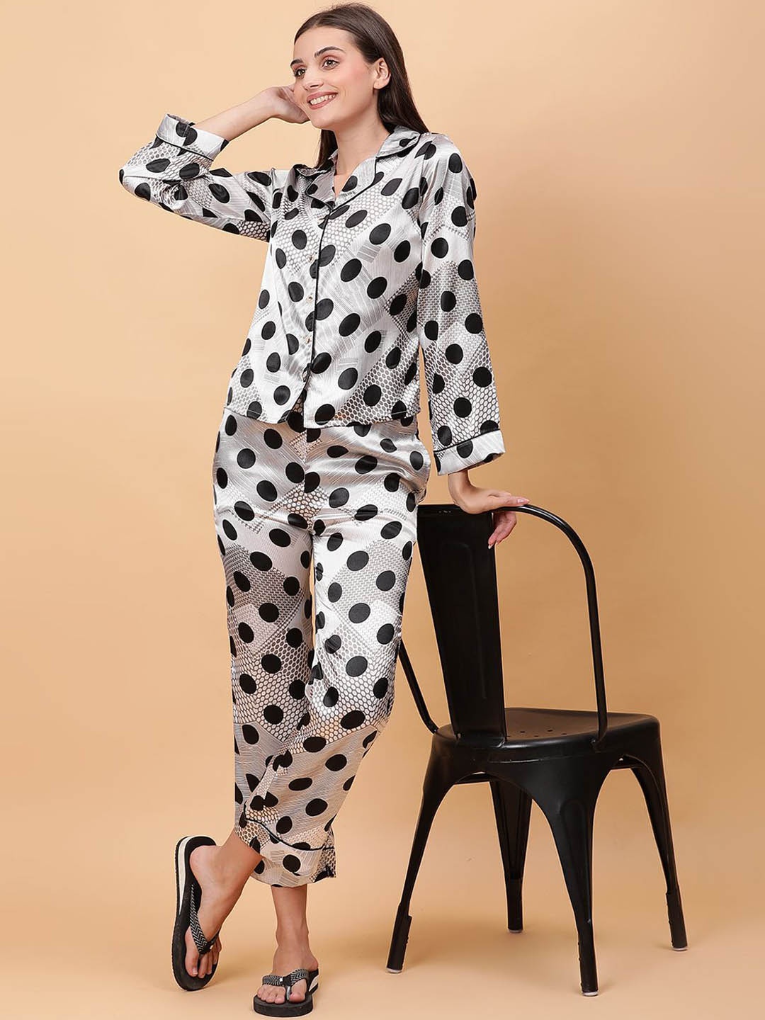 

Unifringe Women Polka Dots Printed Night suit, Off white