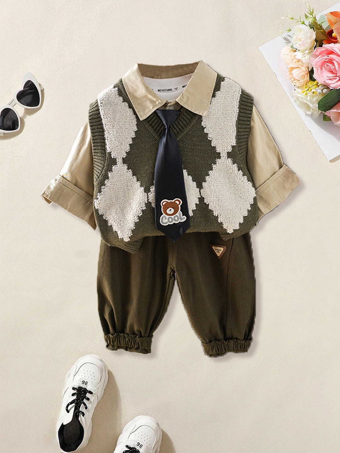 

FOREVER FRIDAY Boys Pyjamas, Brown