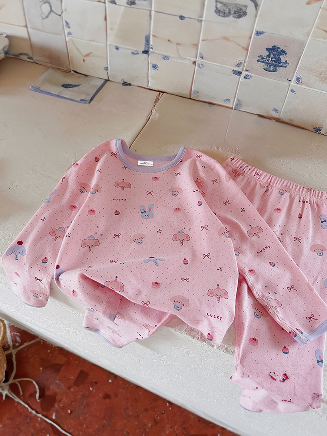 

FOREVER FRIDAY Girls Printed T-shirt with Trousers, Pink