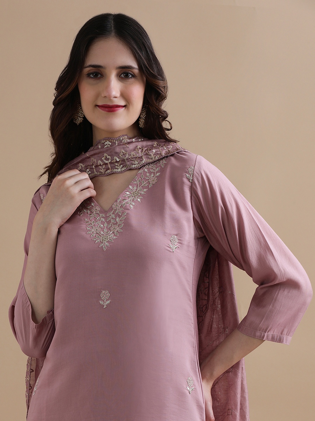 

Jaipur Kurti Women Ethnic Motifs Embroidered Regular Thread Work Chanderi Cotton Kurta with Trousers & With, Mauve