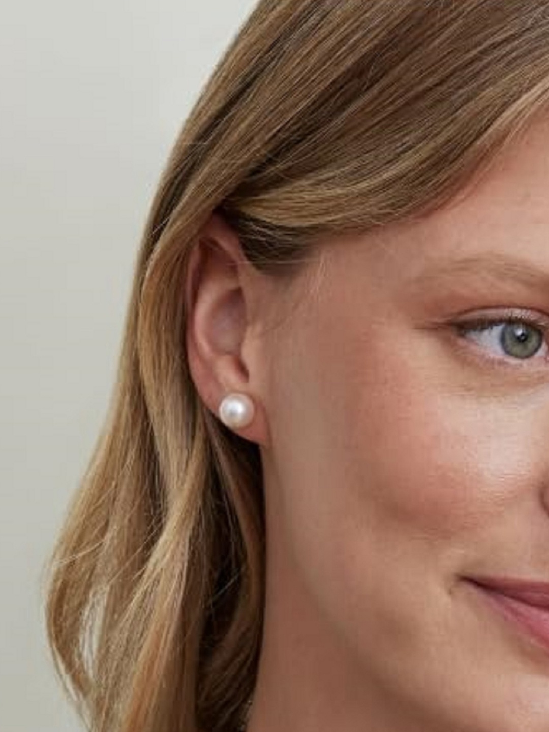 

ROOVI Contemporary Studs Earrings, White